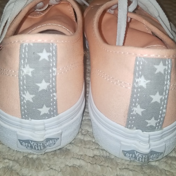 VANS - Picture 2 of 4